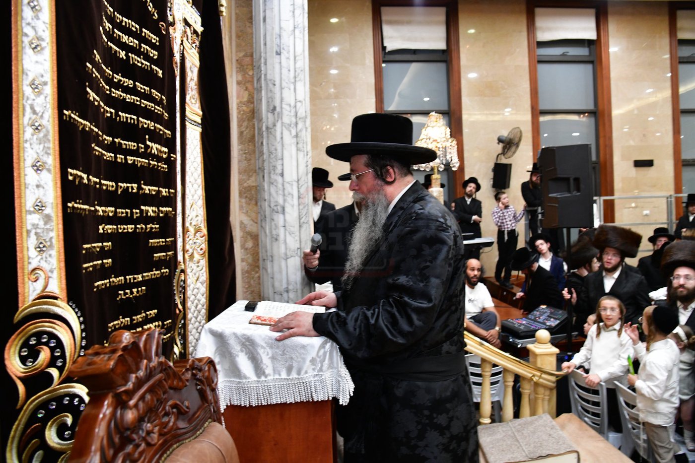 הכנסת ס"ת לביהמ"ד 'שבט הלוי'