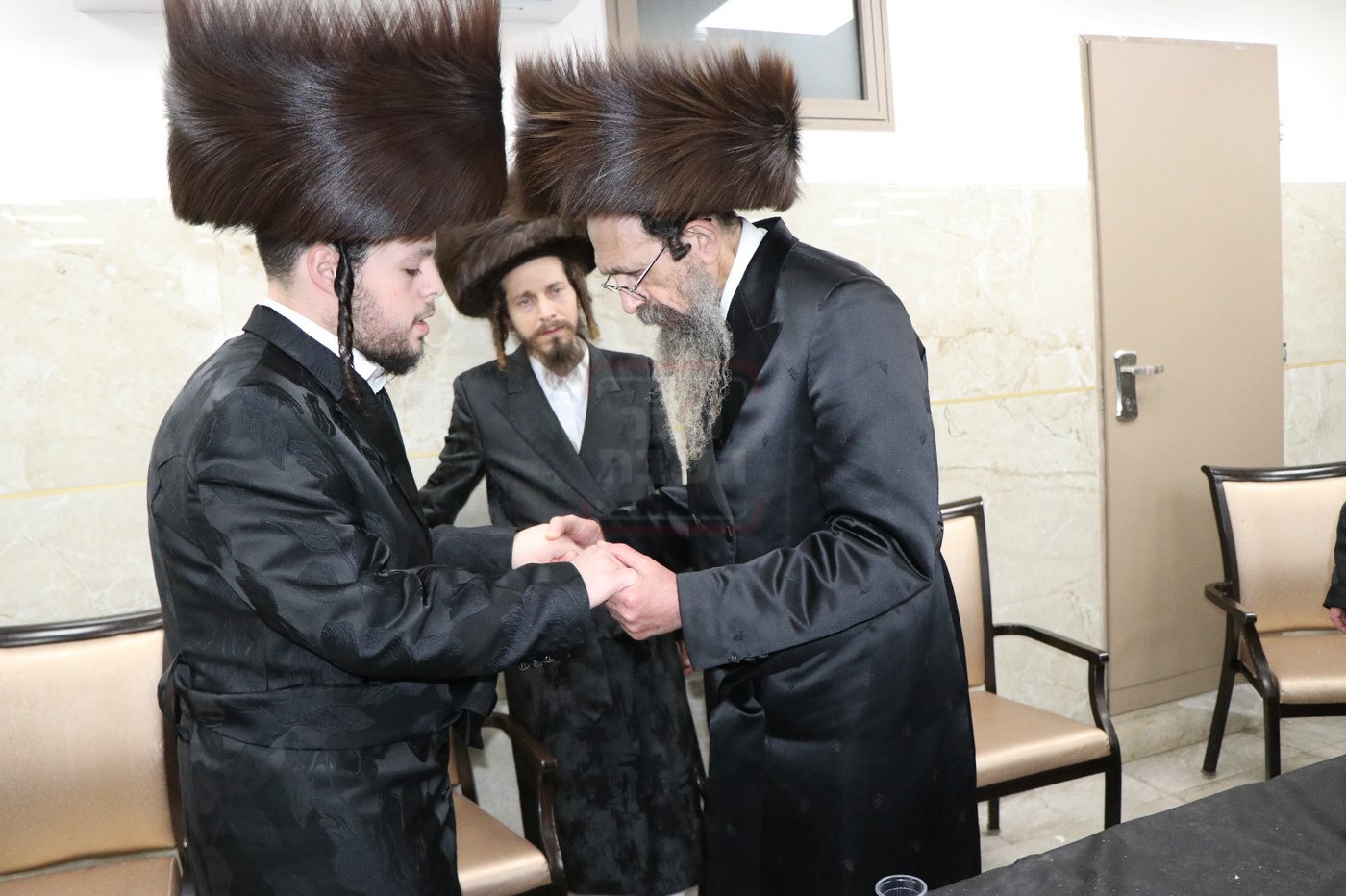 האדמו"ר מסטוטשין בשבע ברכות לבן גאב"ד זוועהיל