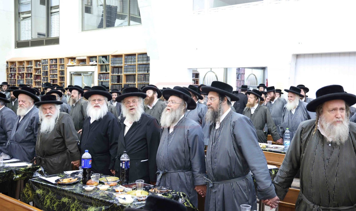 סיום מסכת בבא מציעא בחצה"ק תולדות אהרן