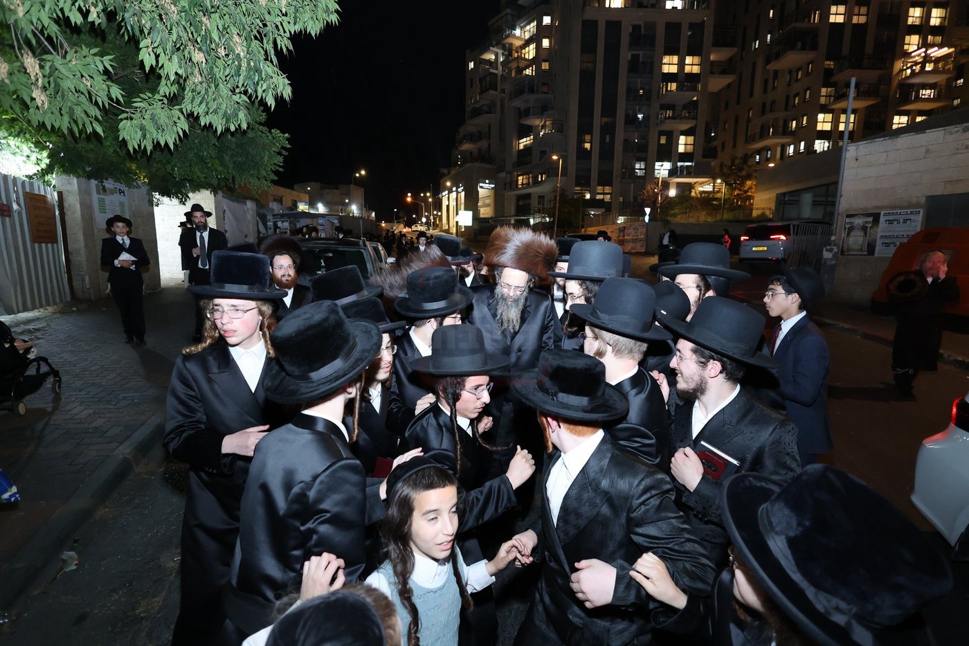 האדמו"ר מתולדות יהודה סטוטשין, במוצאי שב"ק בירושלים