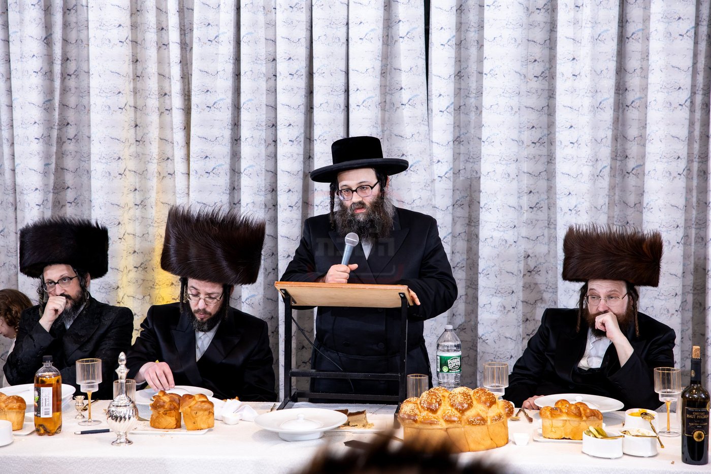 הכנסת ס"ת לביהמ"ד סאטמר בשכונת בלומינגרבורג