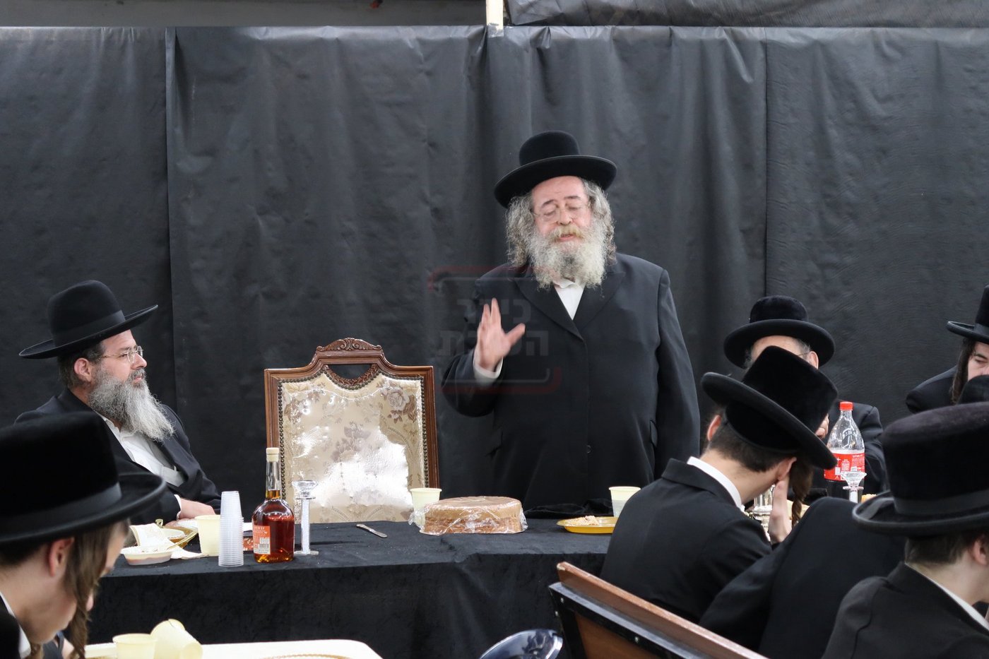 הגאון רבי יצחק דוד אלתר נושא דברים