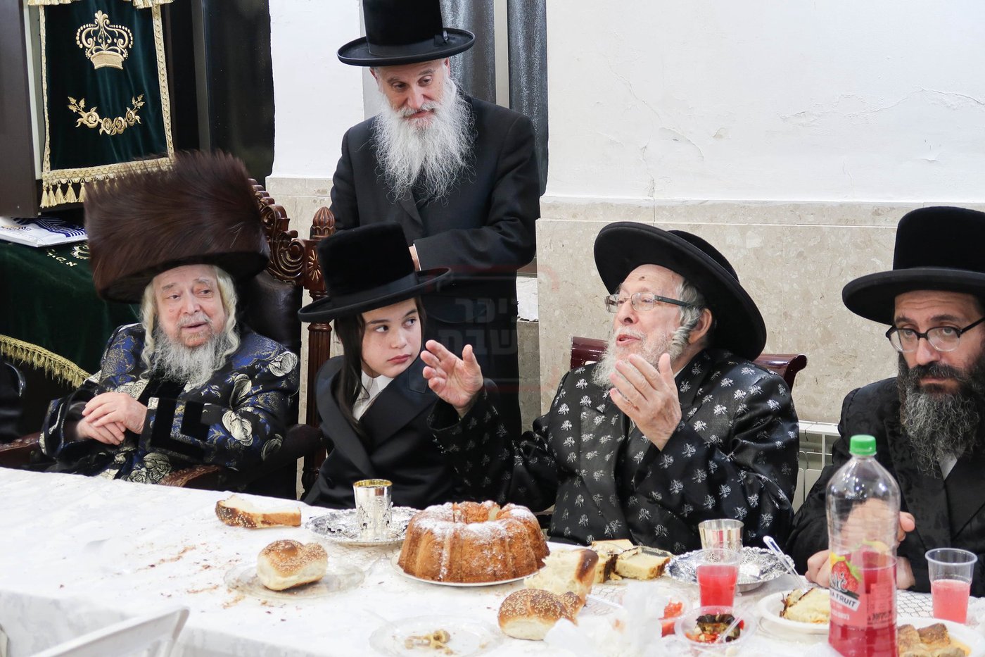 בר מצוה של נכד האדמו"ר מקרעטשניף סיגעט