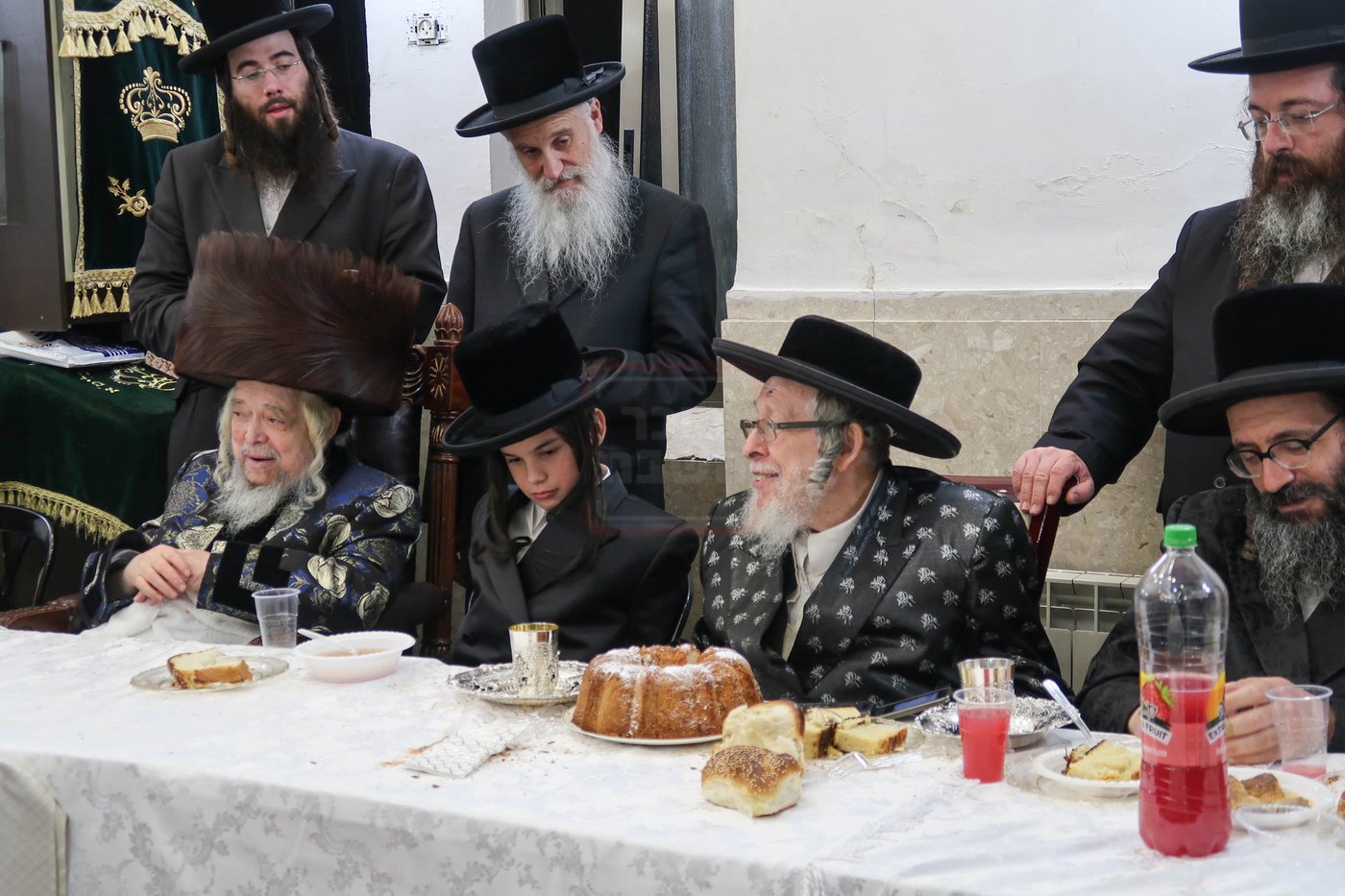 בר מצוה של נכד האדמו"ר מקרעטשניף סיגעט