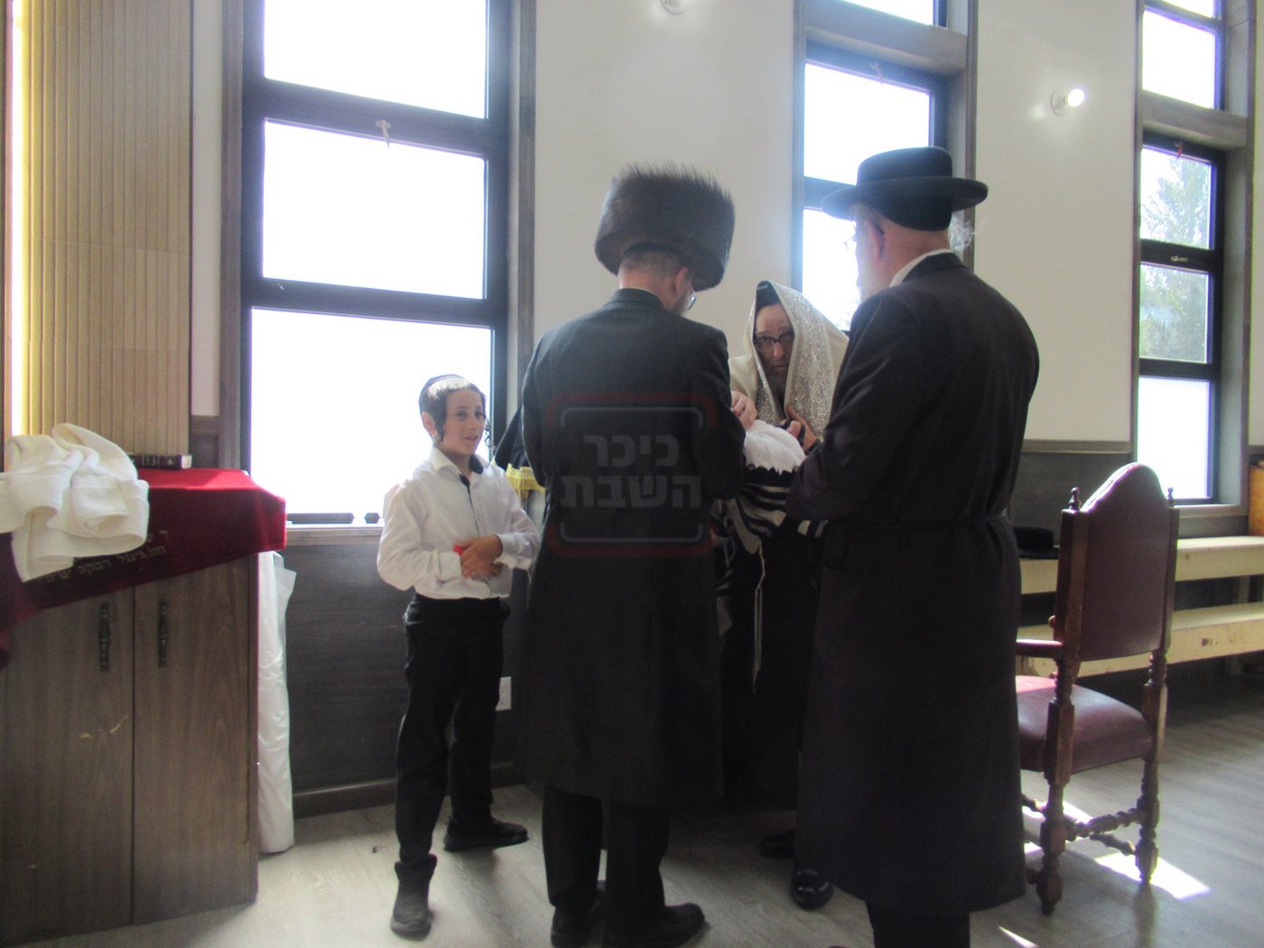 האדמו"ר מפאפא במחנה פאפא בקאנטרי
