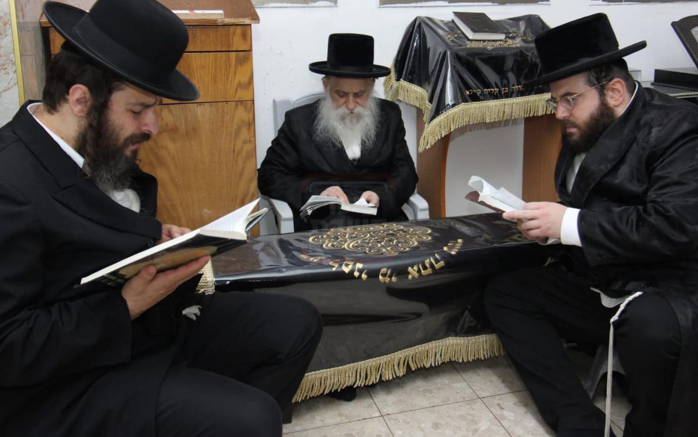 האדמו"ר מבוטשאן בליל תשעה באב