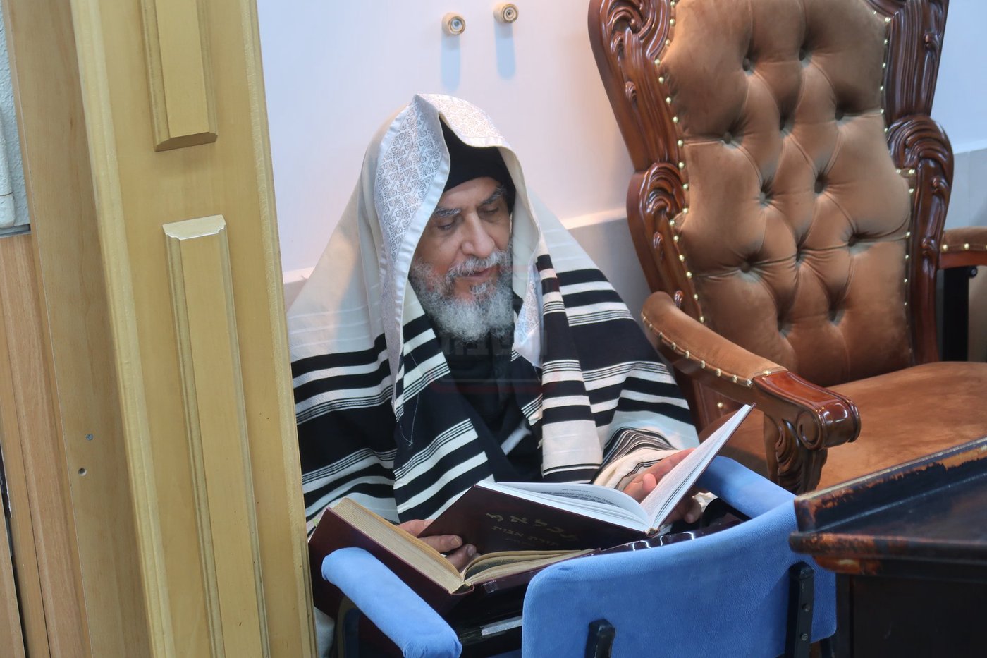  תשעה באב אצל הגאון הרב יצחק רצאבי 
