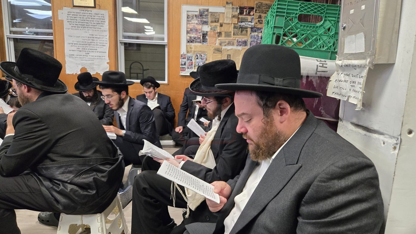 תשעה באב בחצה"ק ניקלשבורג בקאנטרי בוואודבוירן