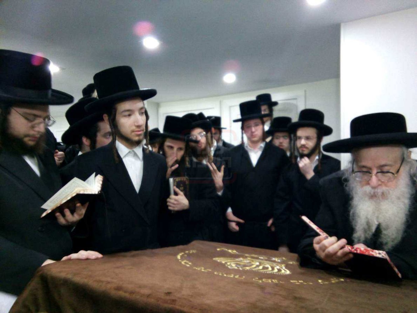 תשעה באב בחצה"ק צאנז קלויזנבורג