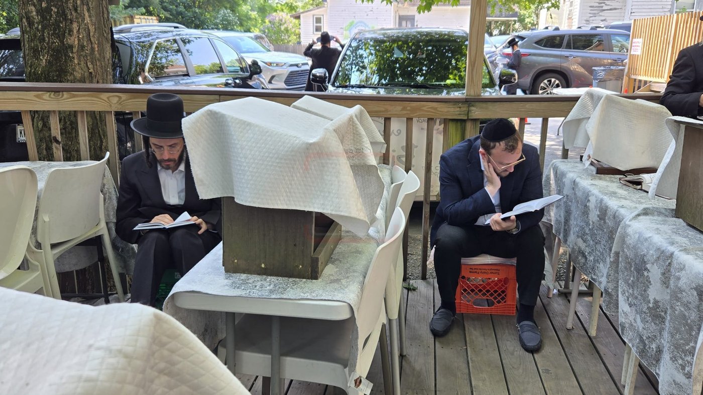 תשעה באב בחצה"ק ניקלשבורג בקאנטרי בוואודבוירן