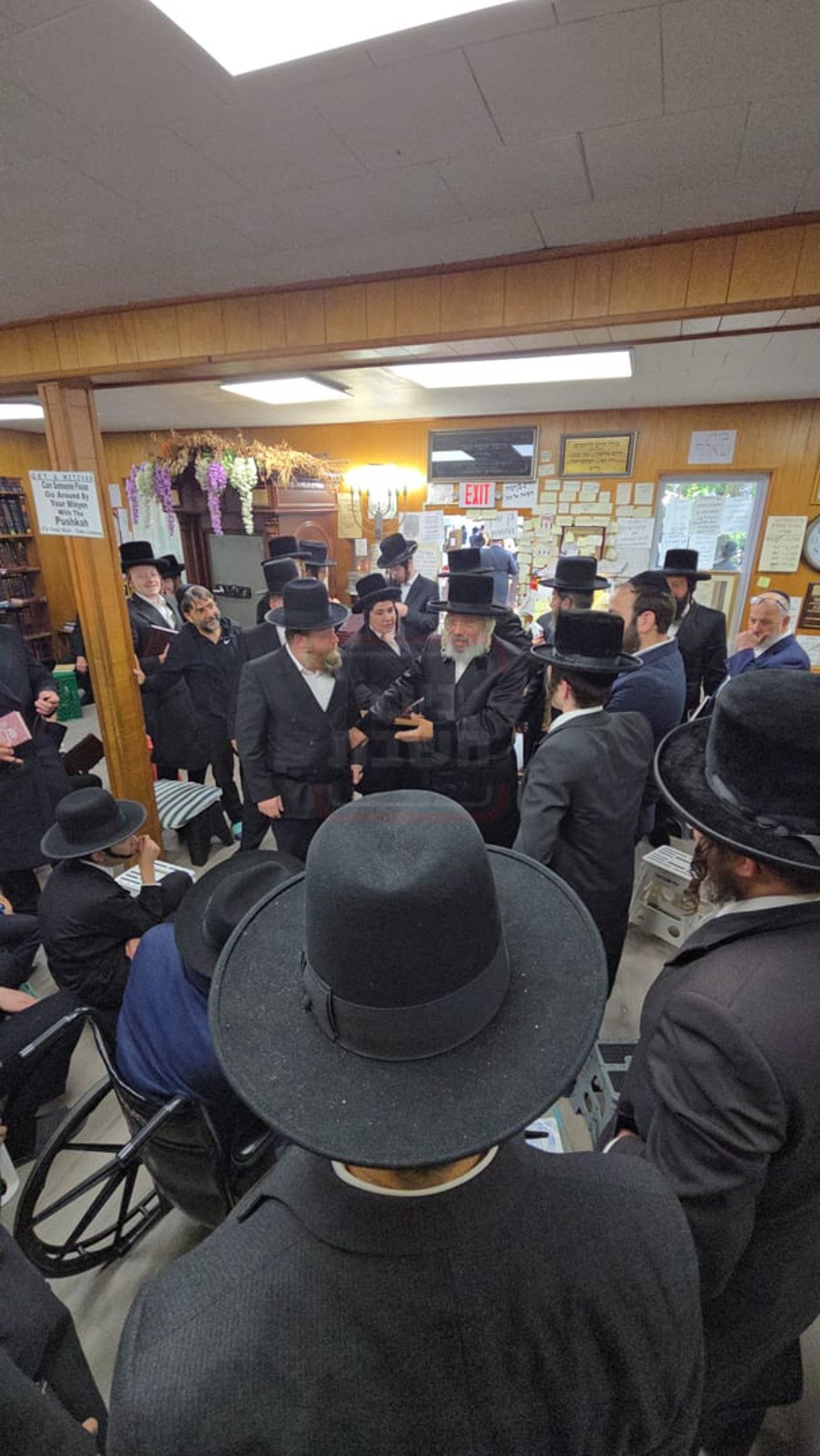 תשעה באב בחצה"ק ניקלשבורג בקאנטרי בוואודבוירן