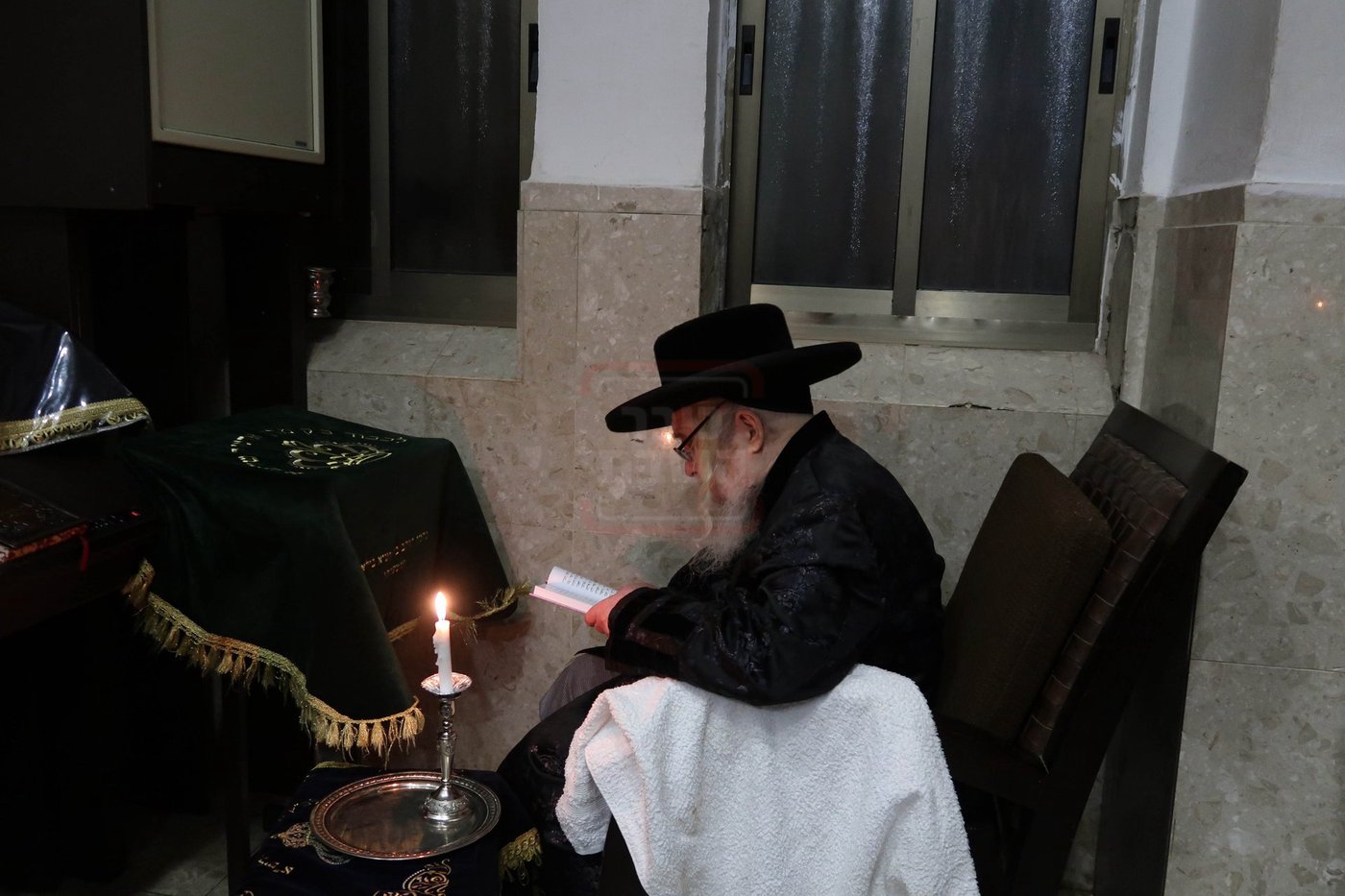 תשעה באב אצל אדמו"ר מקרעטשניף סיגעט