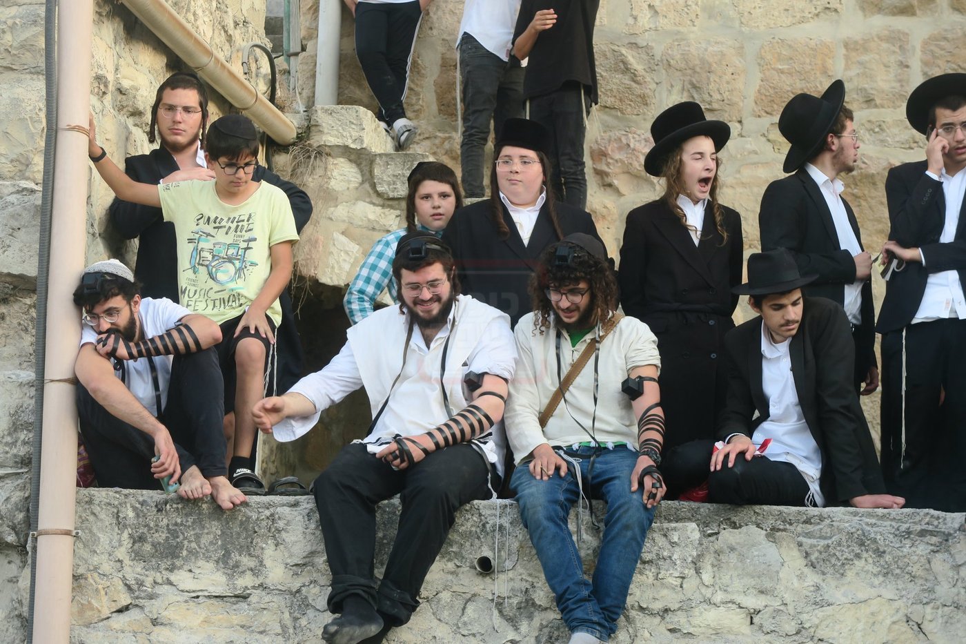 כניסה לקבר עתניאל בן קנז בחברון הפלסטינית בט' באב