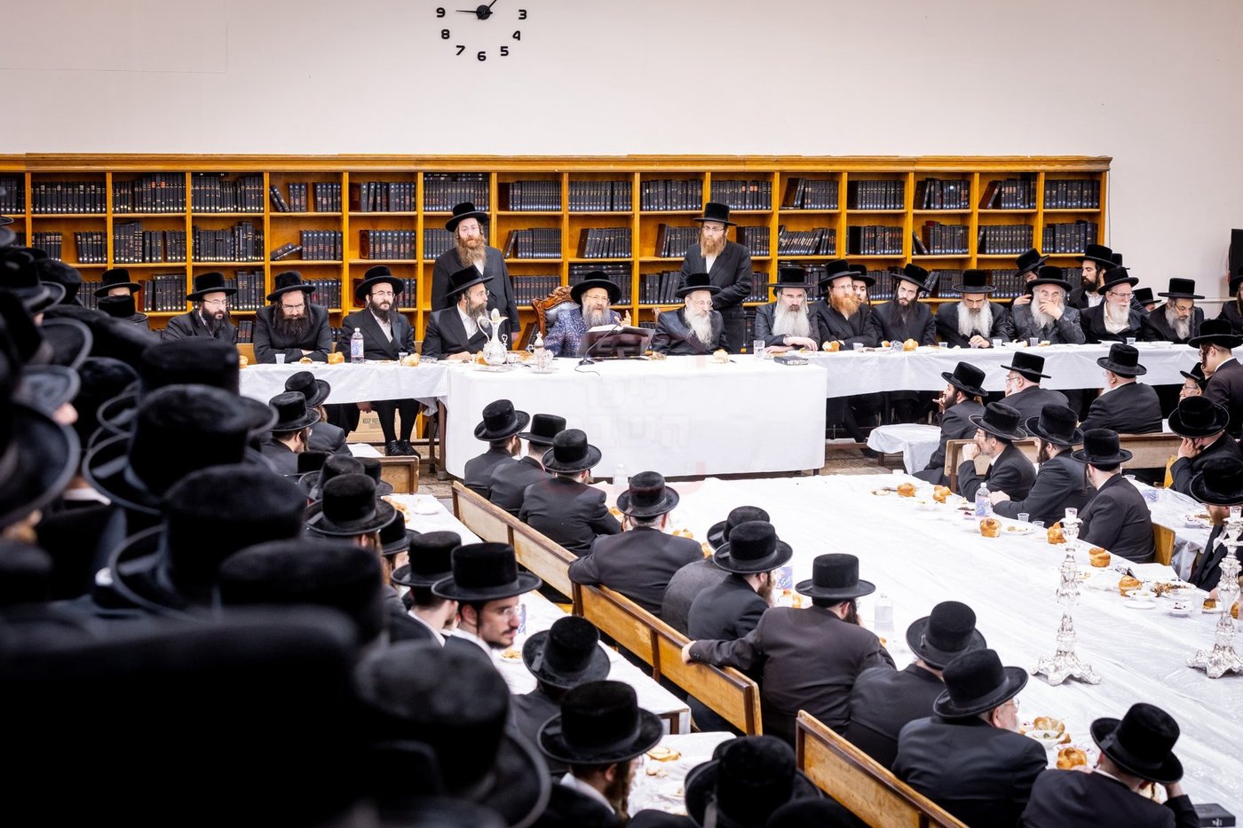 האדמו"ר מבאבוב 45 בביקור בקאנטרי