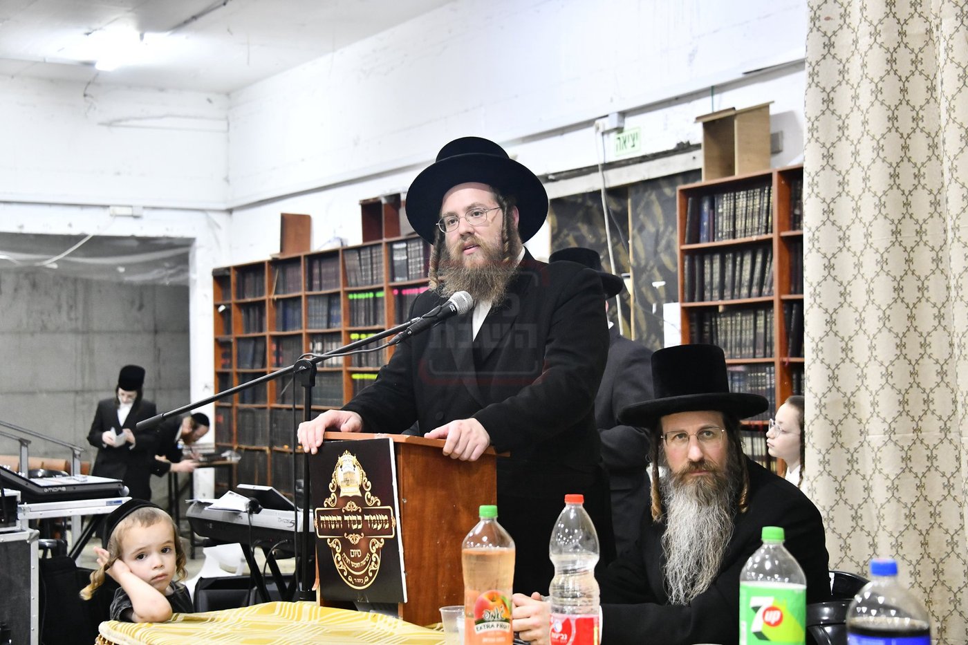 סיום חמשה חומשי תורה במכנובקא בעלזא