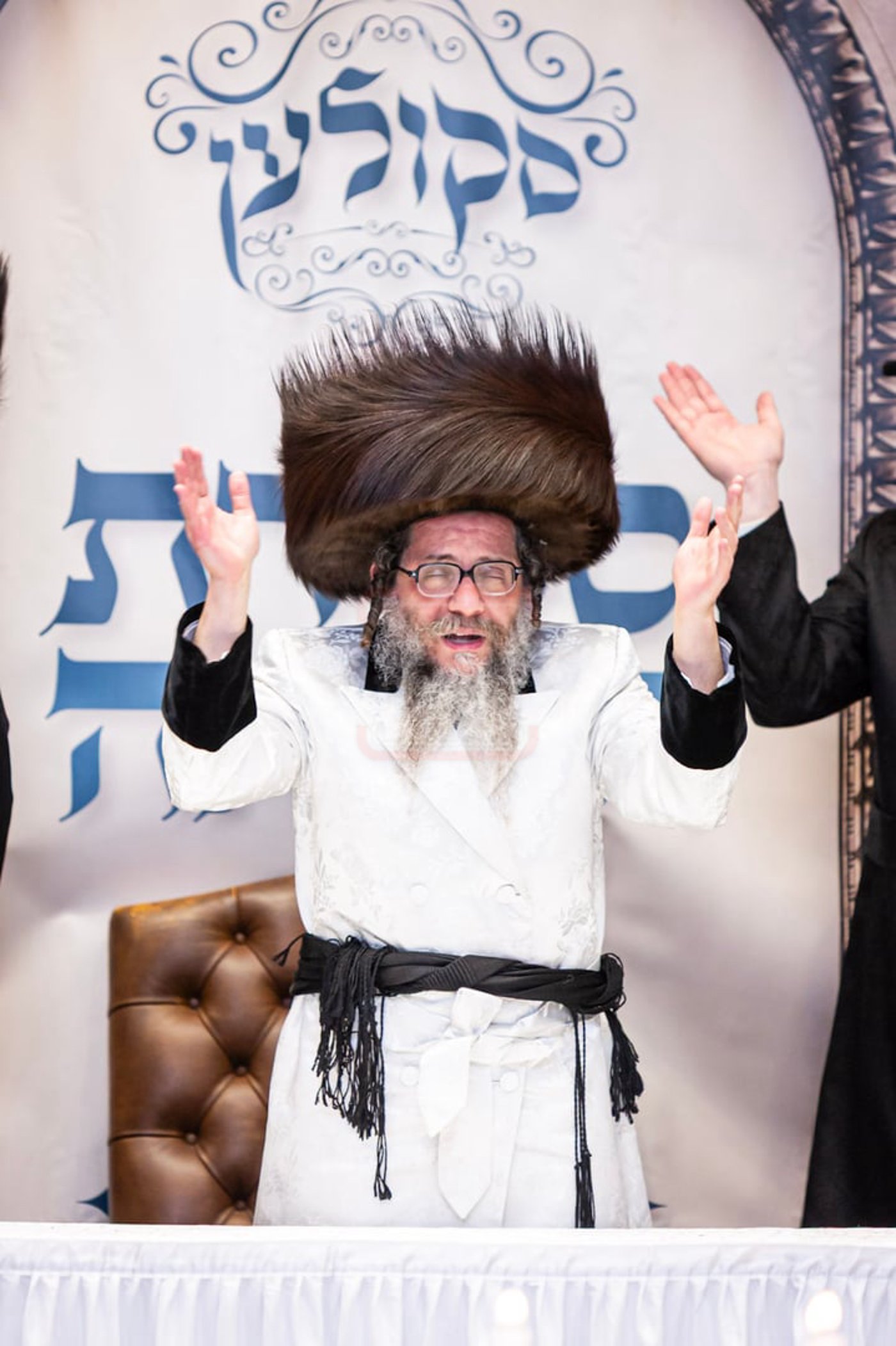 מוצאי שבת נחמו בסקולען לייקווד