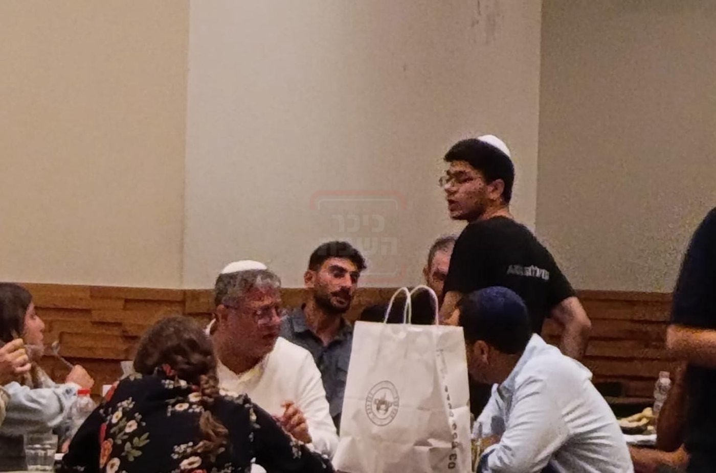 זופניק בכיכר | כל התמונות, הנייעס והחשיפות של בין הזמנים