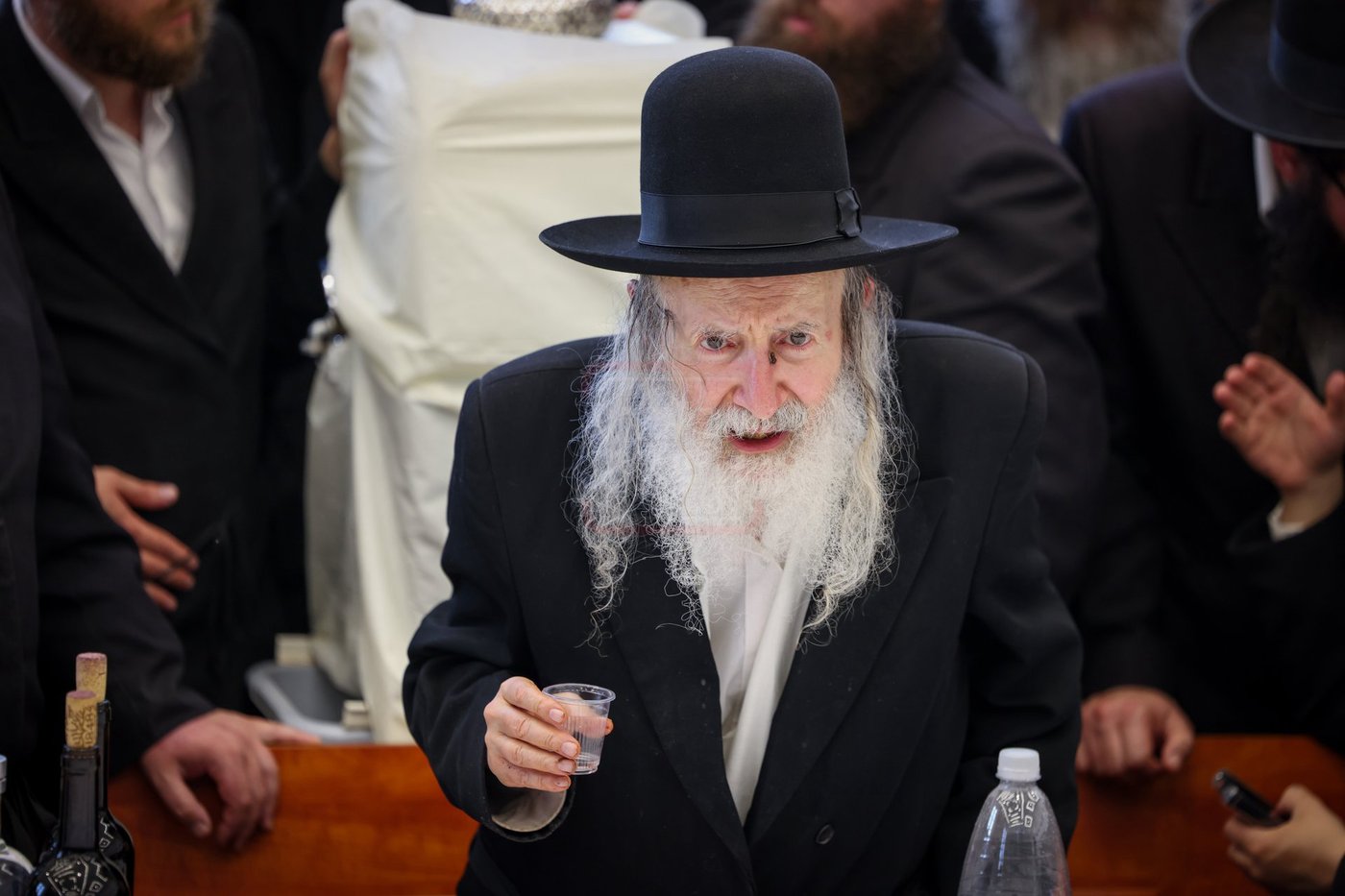 האדמו"ר מאמשינוב בטיש הילולא בצפת 