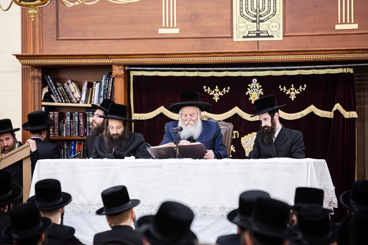 האדמו"ר מבאבוב בביקור במחנה שלווה בקאנטרי