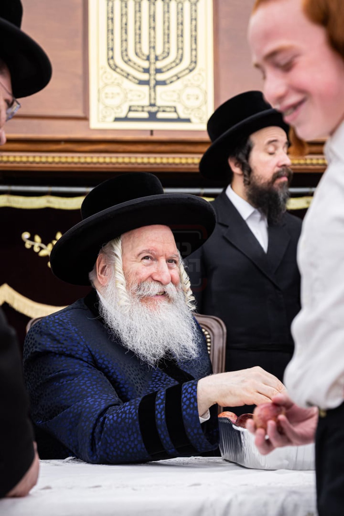 האדמו"ר מבאבוב בביקור במחנה שלווה בקאנטרי