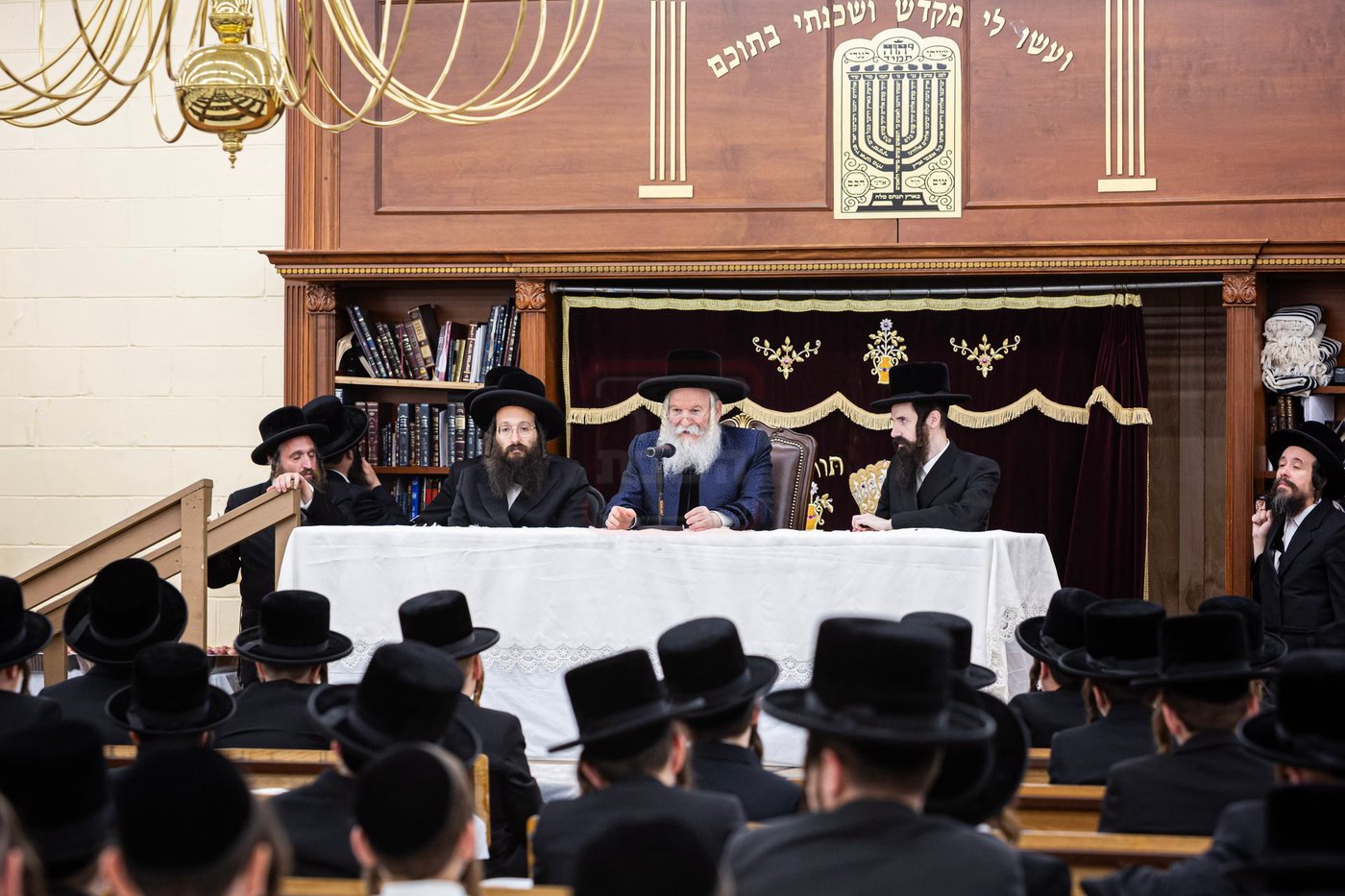 האדמו"ר מבאבוב בביקור במחנה שלווה בקאנטרי