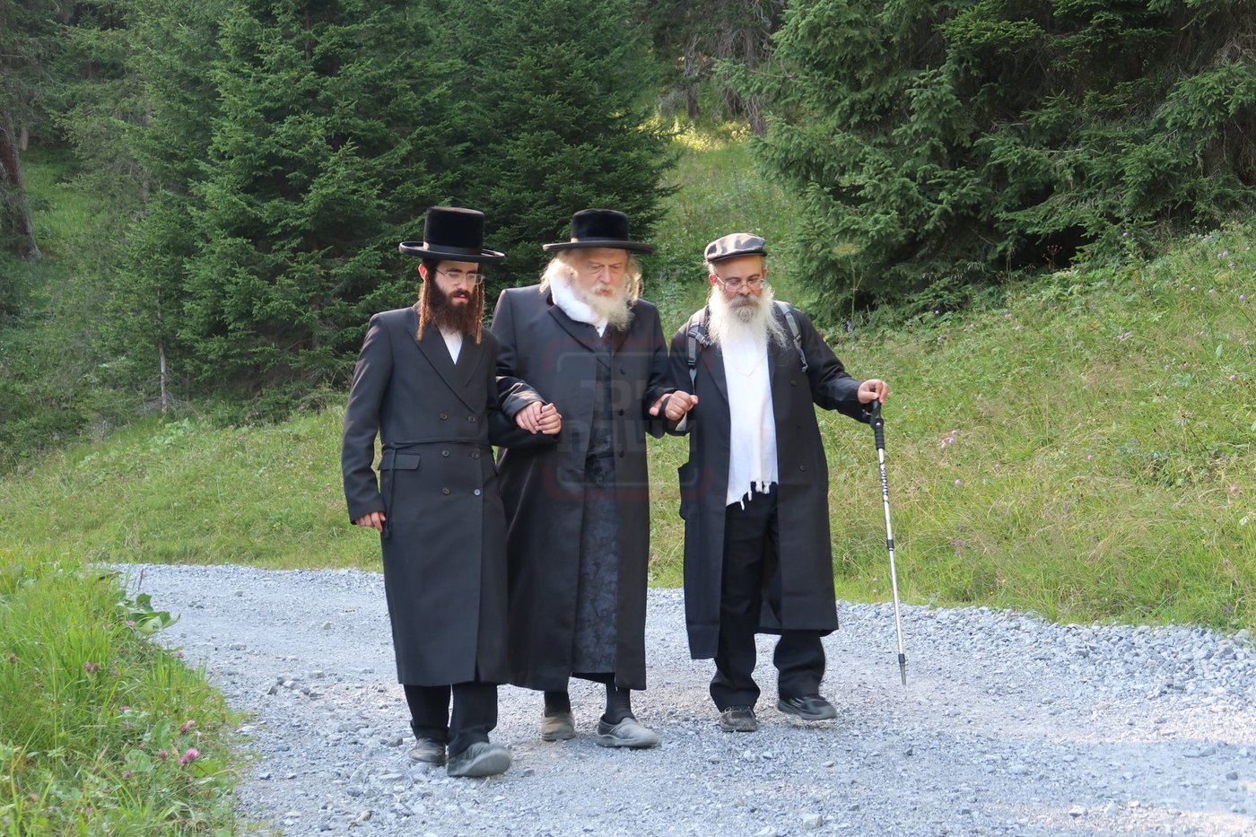 האדמו"ר ממבקשי אמונה במנוחה בדאבוס שבשווייץ