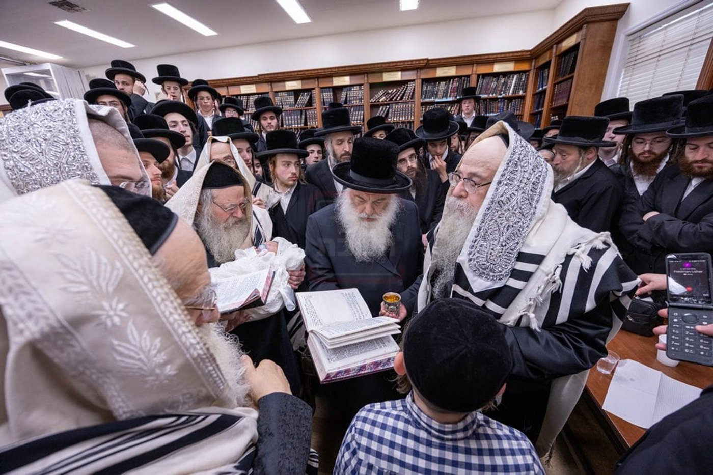 האדמו"ר מצאנז קלויזנבורג בקאנטרי
