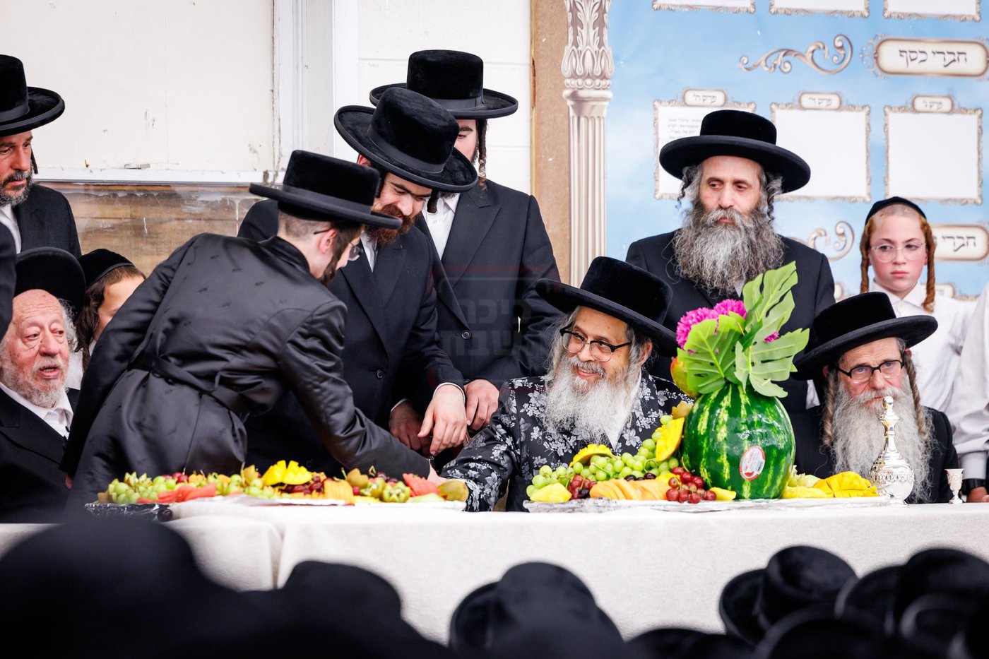 האדמו"ר מסאטמר בביקור בקעמפים בהרי הקאנטרי
