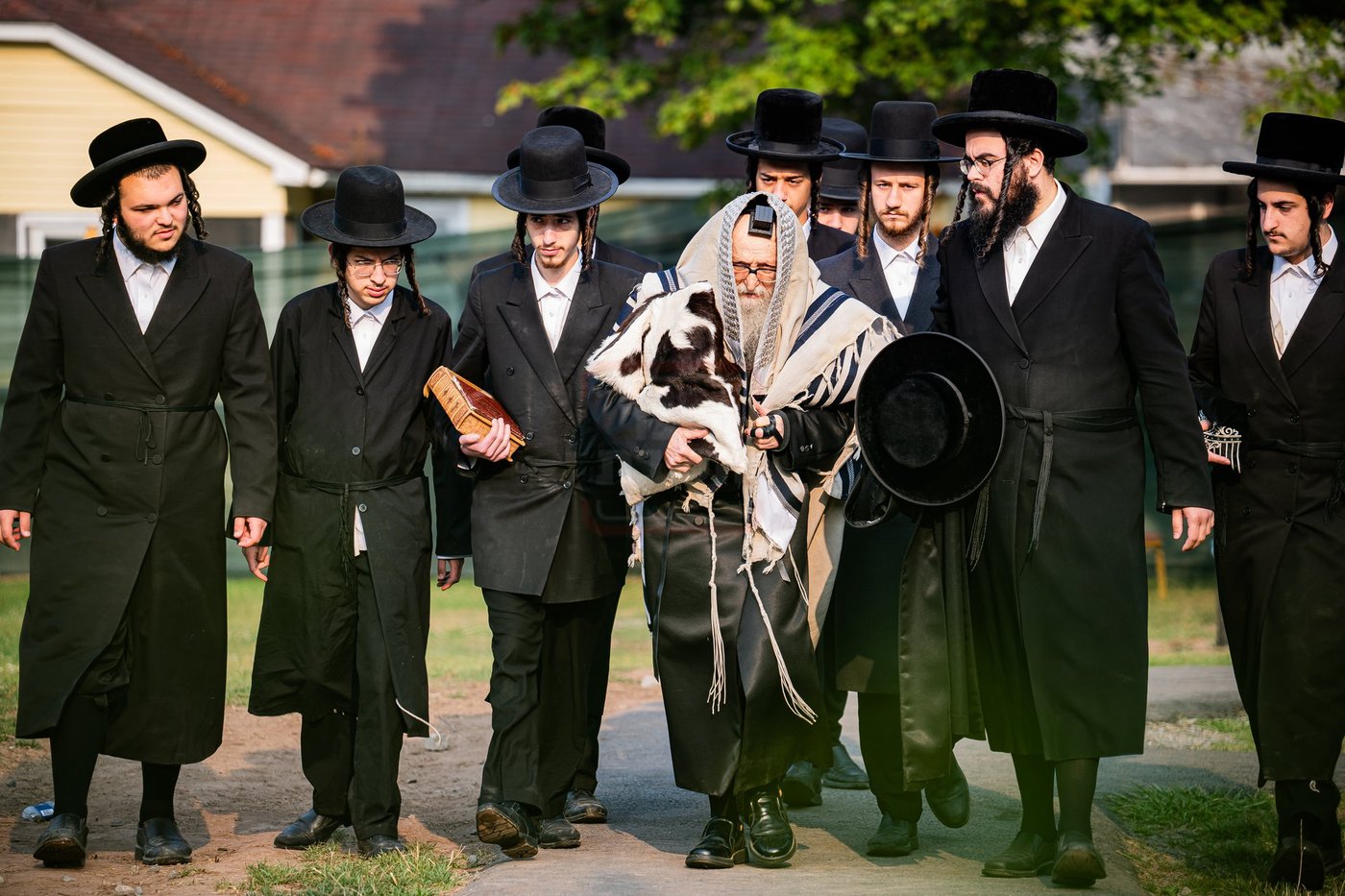 האדמו''ר מסערדאהעלי במחנה ישיבת סערדאהעלי במאנטיסעלאו 