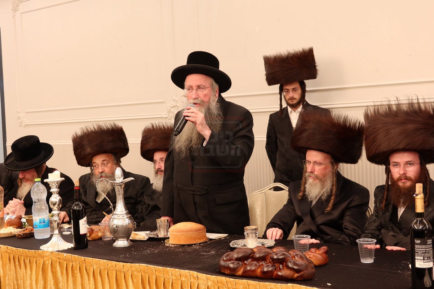 שמחת השבע ברכות בחצרות 'עטרת צבי' זידטשוב - ווערדאן 