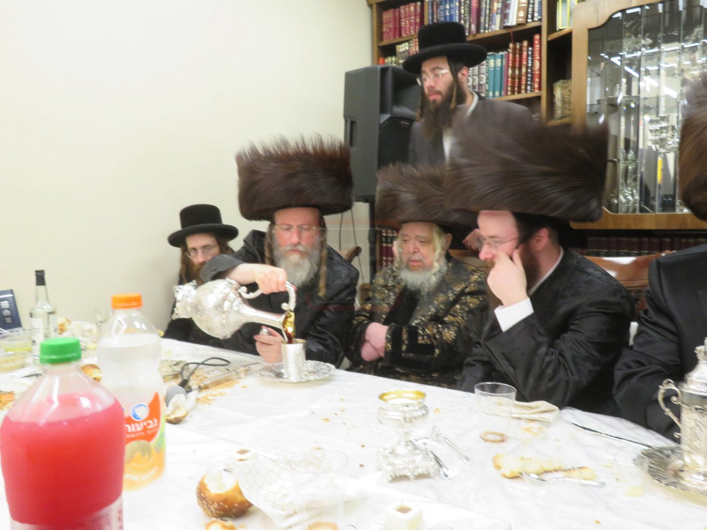 שמחת השבע ברכות בחצרות 'עטרת צבי' זידטשוב - ווערדאן 