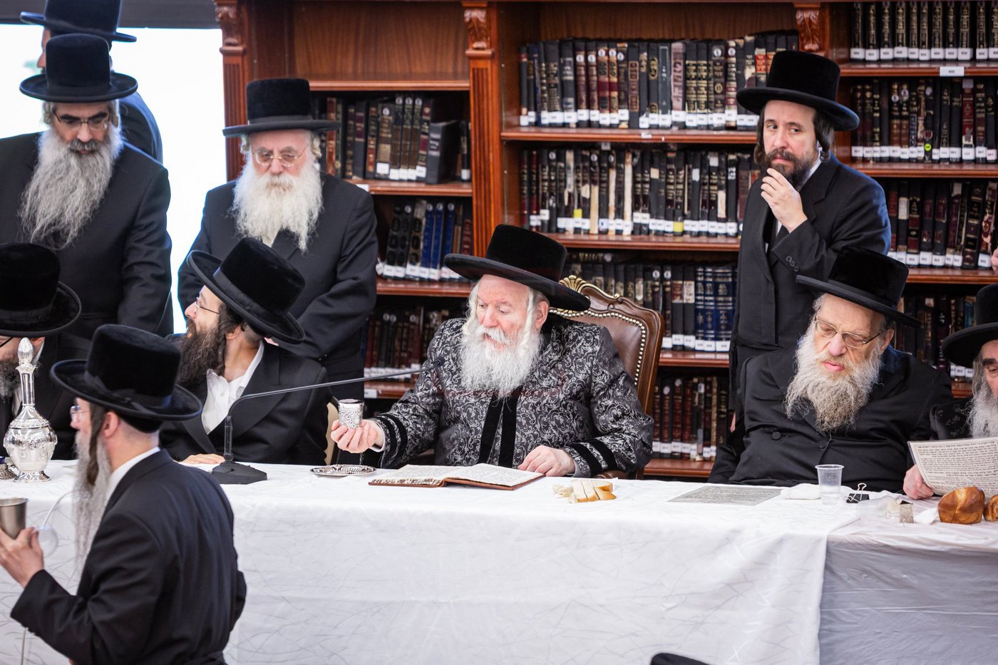 ראש חודש אלול בצל האדמו"ר מבאבוב