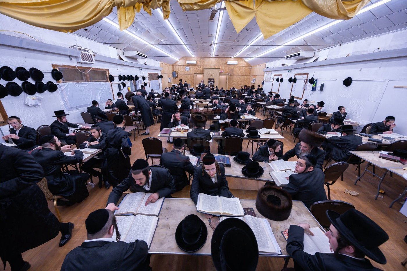 האדמו"ר מבאבוב 45 שב"ק מברכים חודש אלול בסוואן לעיק