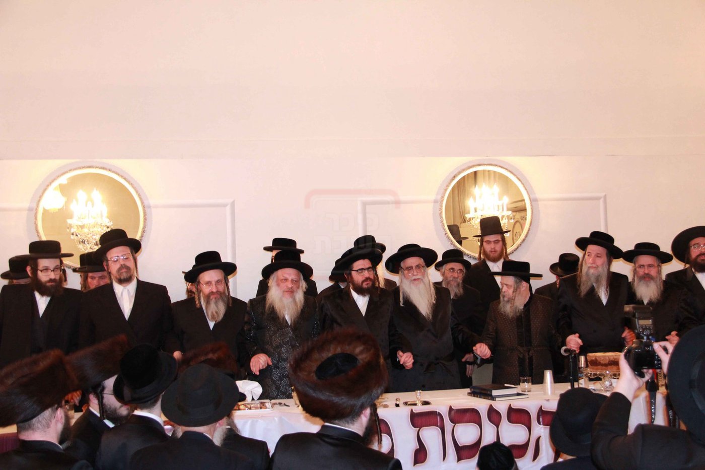 עם יבלחט"א האדמו"ר מצאנז
