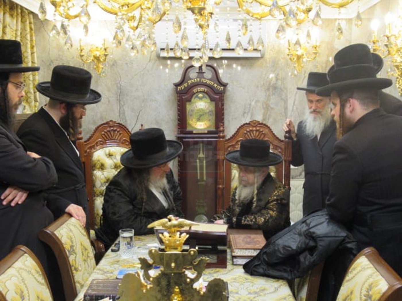 עם יבלחט"א גיסו האדמו"ר מביאלה ב"ב