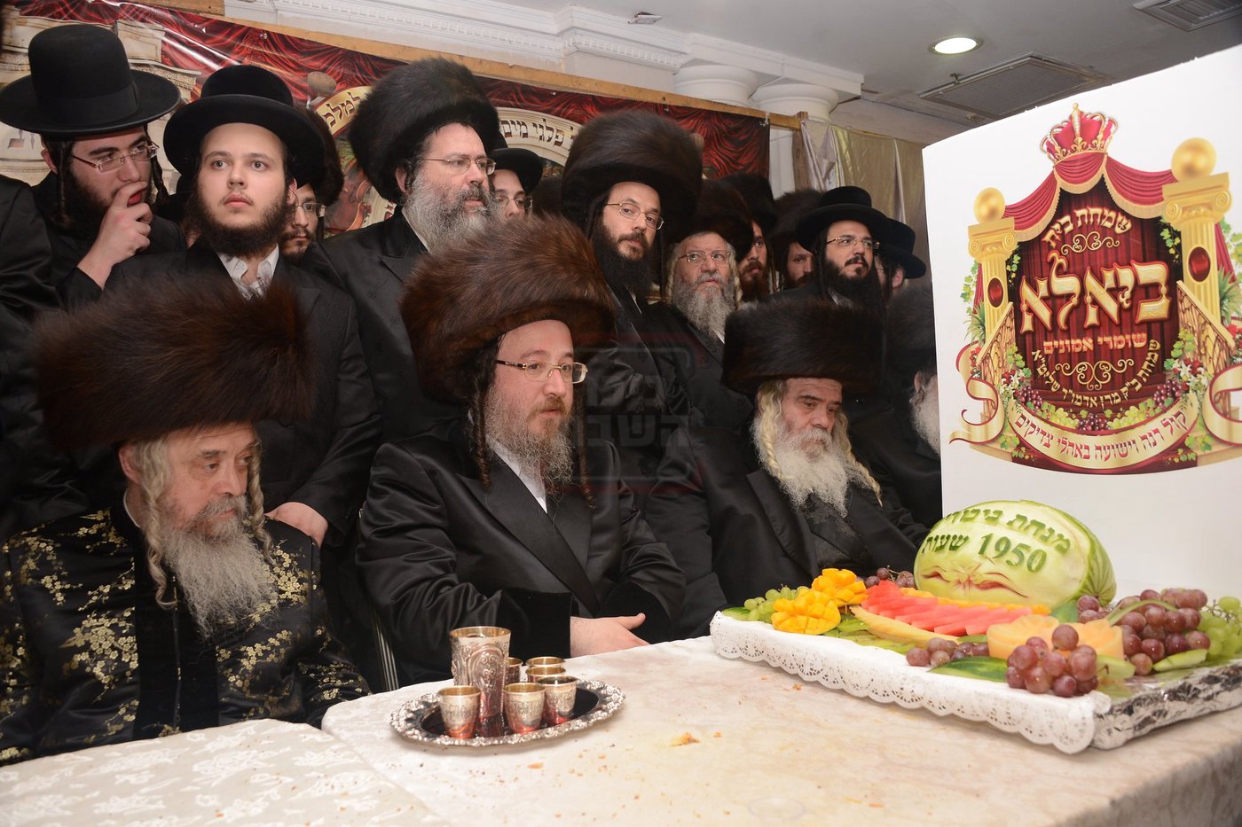 עם יבלחט"א אחיו האדמו"ר מקרעטשניף י-ם, וגיסו האדמו"ר מביאלה ב"ב