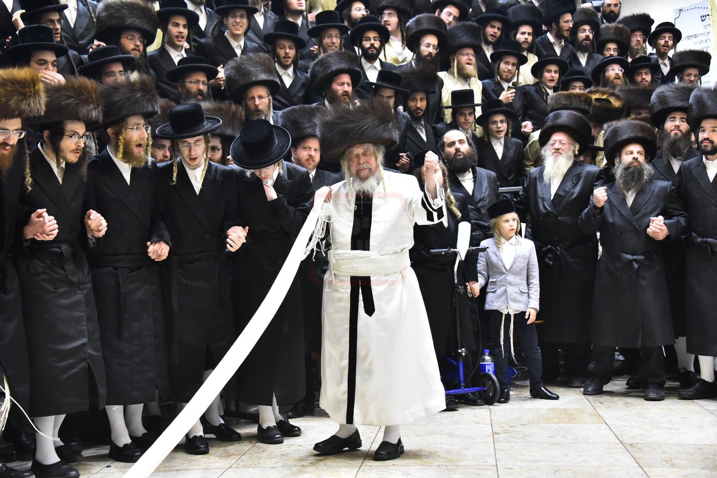מראות חייו של האדמו"ר מקרעטשניף סיגעט זצ"ל