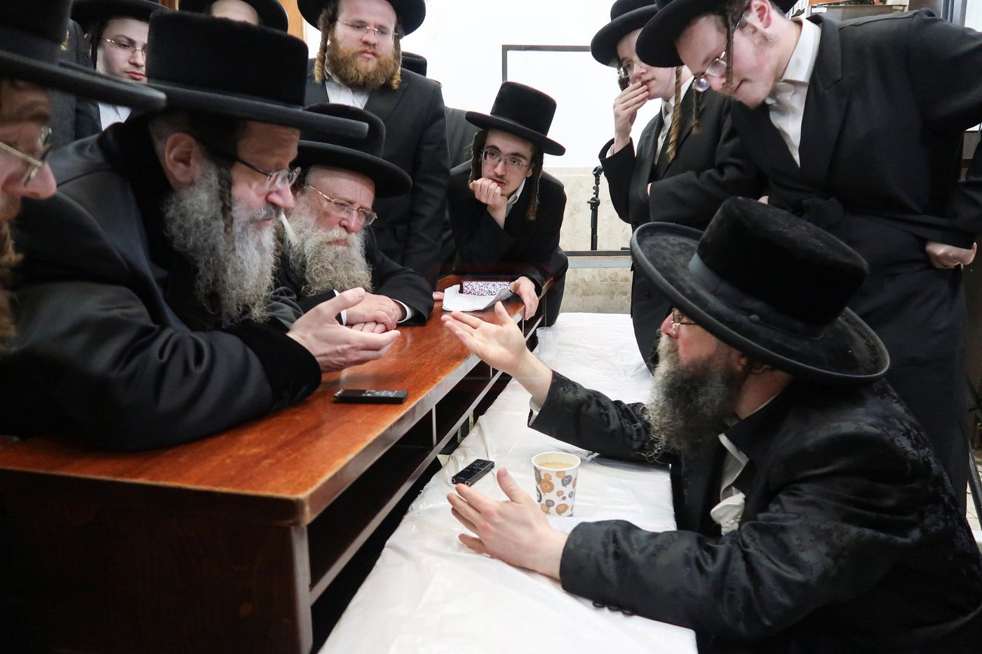 ניחום אבלים בחצה"ק קרעטשניף סיגעט