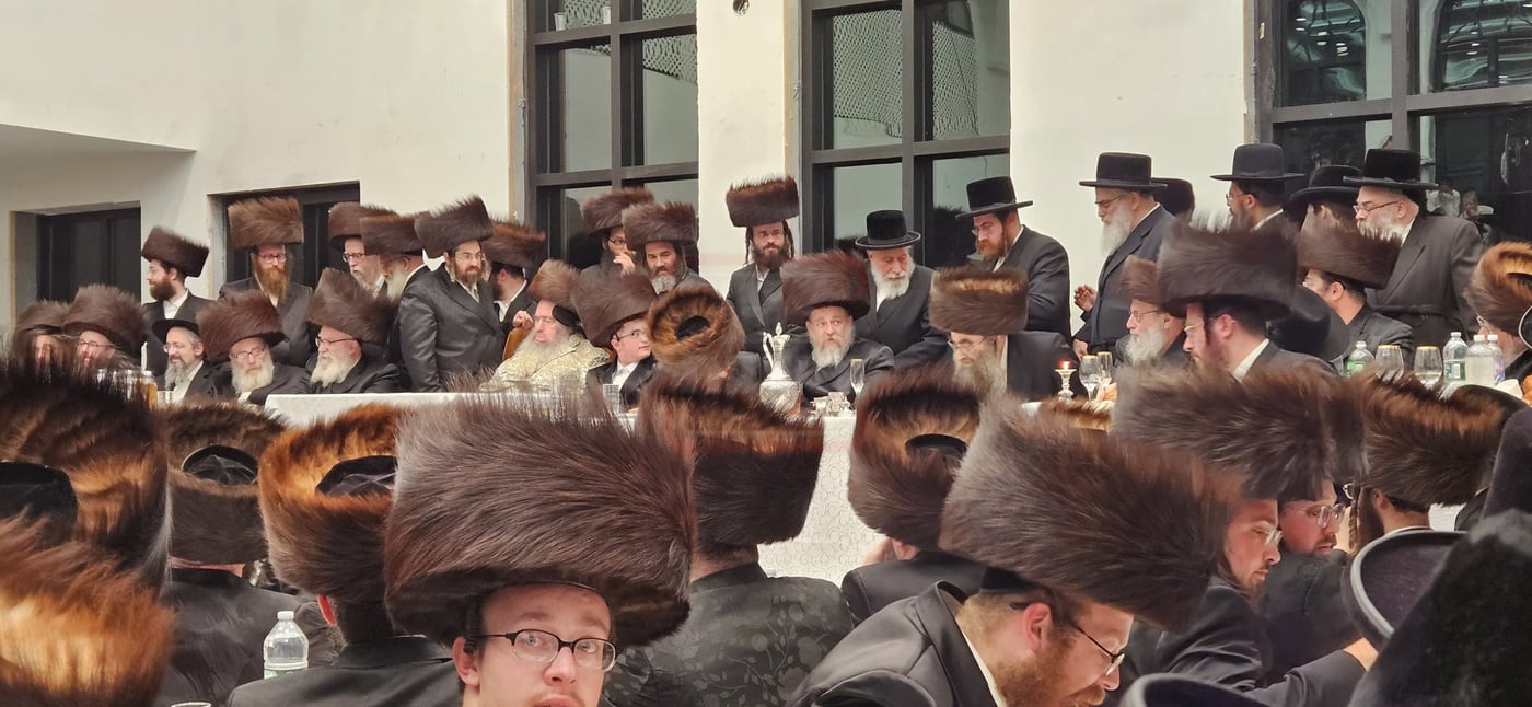 שמחת שבע הברכות בחצה"ק רחמסטריווקא אוקנוויין 