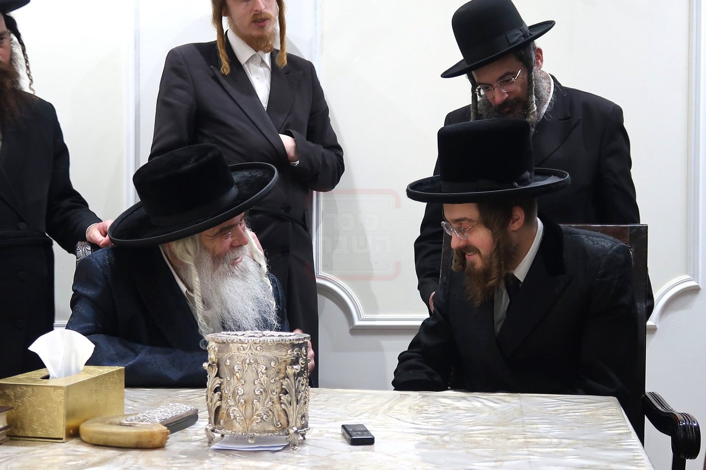 האדמו"ר מסאדיגורה בביקור אצל האדמו"ר מקרעטשניף י-ם 