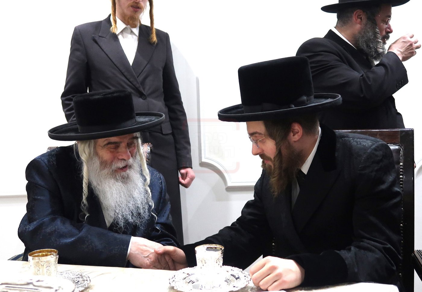 האדמו"ר מסאדיגורה בביקור אצל האדמו"ר מקרעטשניף י-ם 
