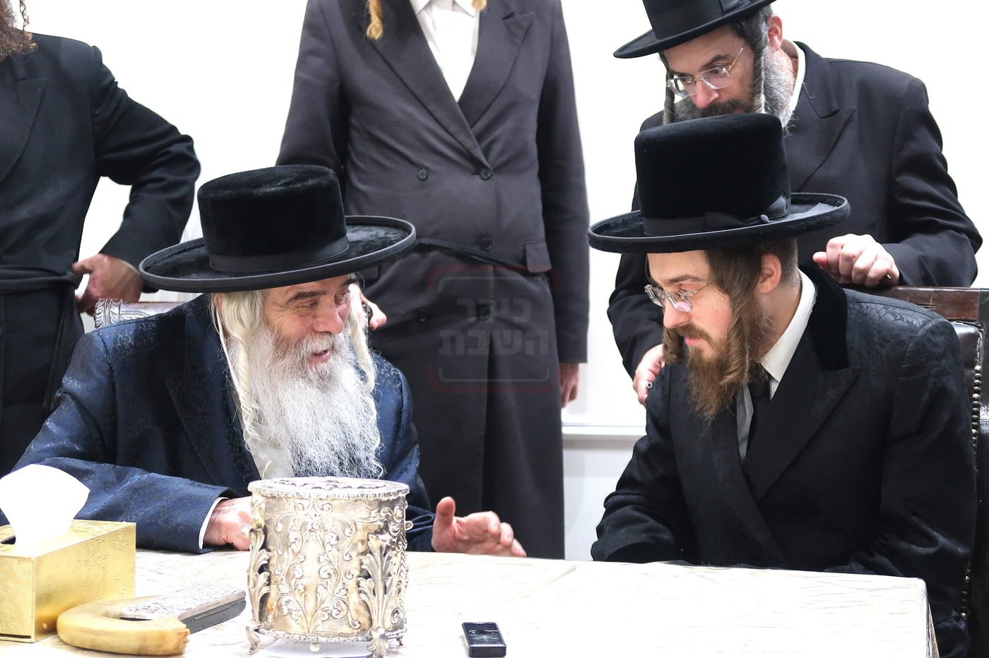 האדמו"ר מסאדיגורה בביקור אצל האדמו"ר מקרעטשניף י-ם 