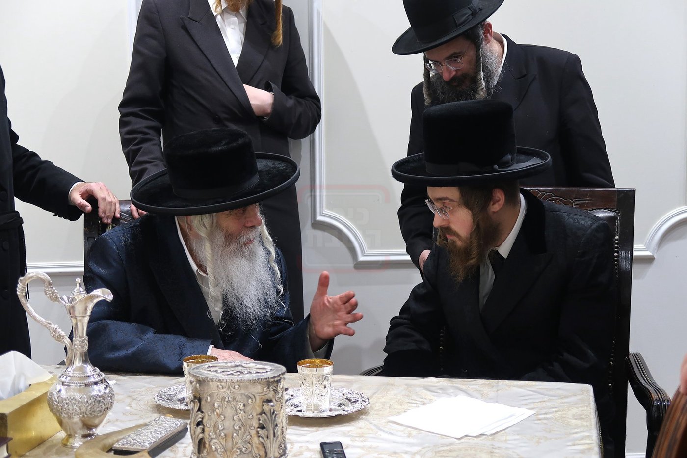 האדמו"ר מסאדיגורה בביקור אצל האדמו"ר מקרעטשניף י-ם 