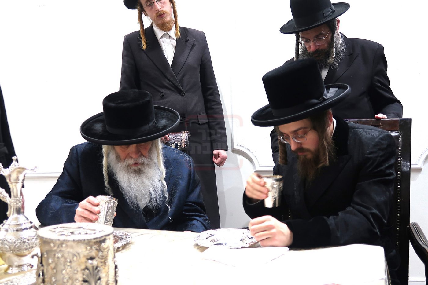 האדמו"ר מסאדיגורה בביקור אצל האדמו"ר מקרעטשניף י-ם 
