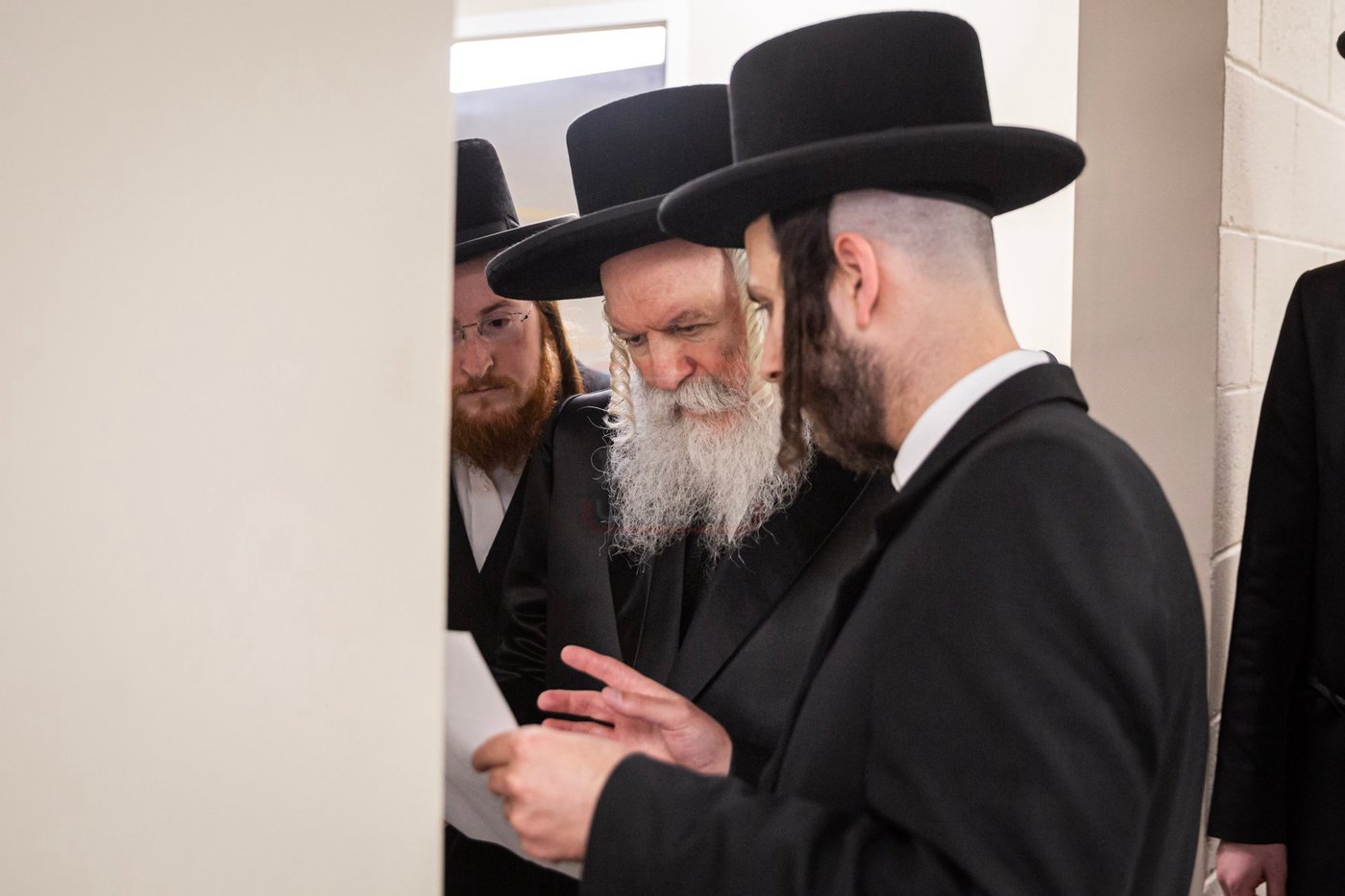 האדמו"ר מבאבוב בביקור בת"ת בלינדן