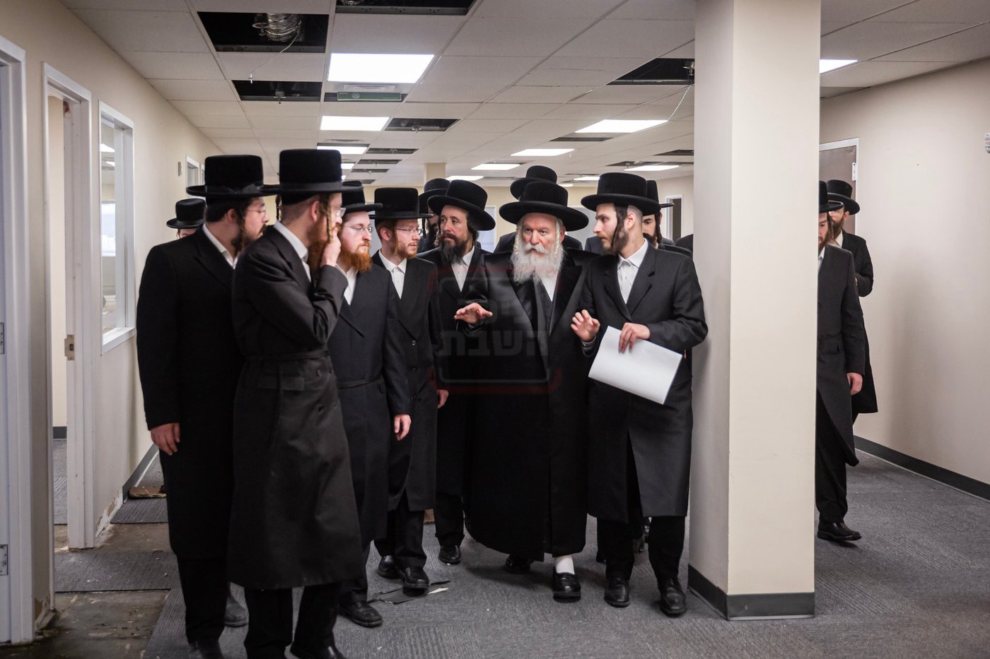 האדמו"ר מבאבוב בביקור בת"ת בלינדן