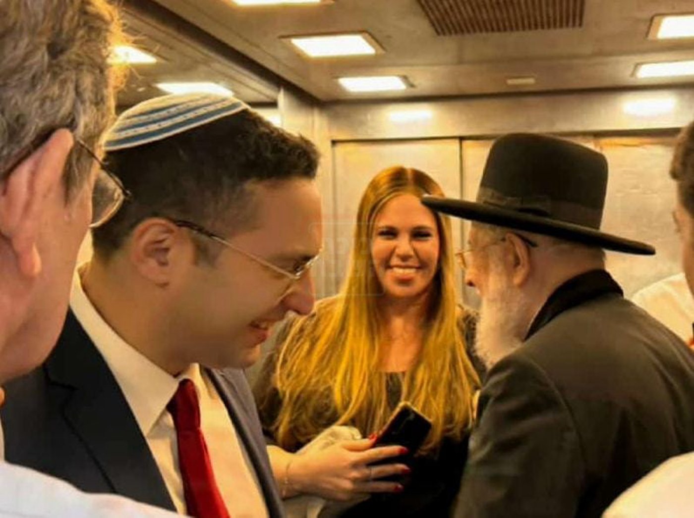ה'לקסוס' נפרץ, מה נגנב? | 'זופניק בכיכר' עם כל התמונות, הנייעס והחשיפות של השבוע