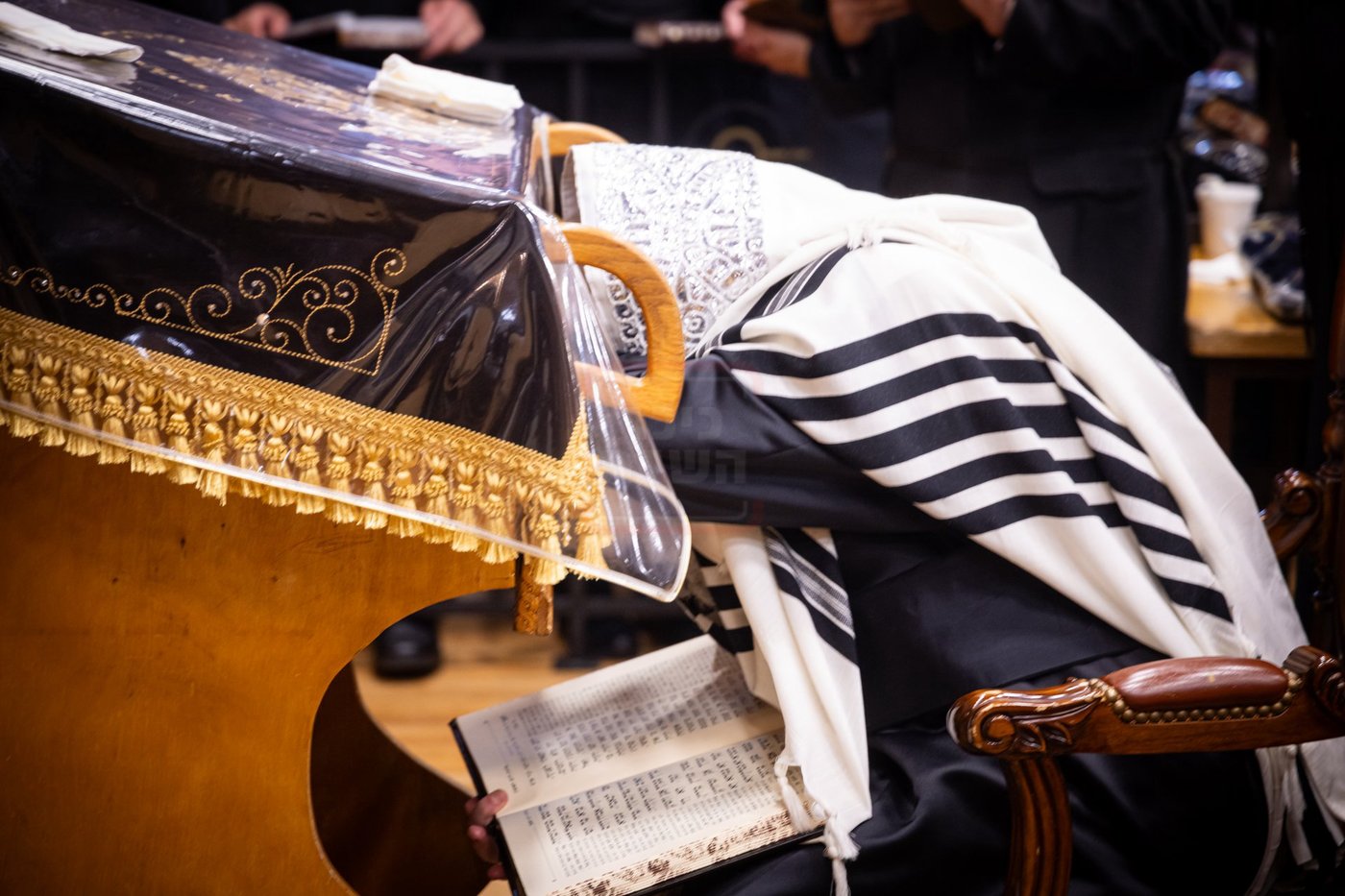 סליחות ראשונות בחצה"ק צאנז קלויזנבורג 