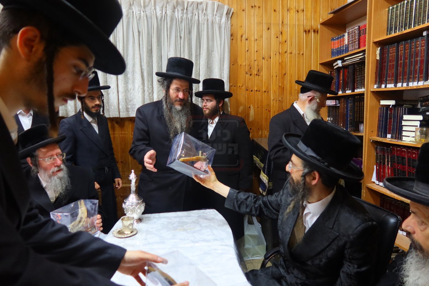 האדמו"ר מזוועהיל בטיש לחיים בהילולת הרה''ק המגיד מזלאטשוב זיע''א