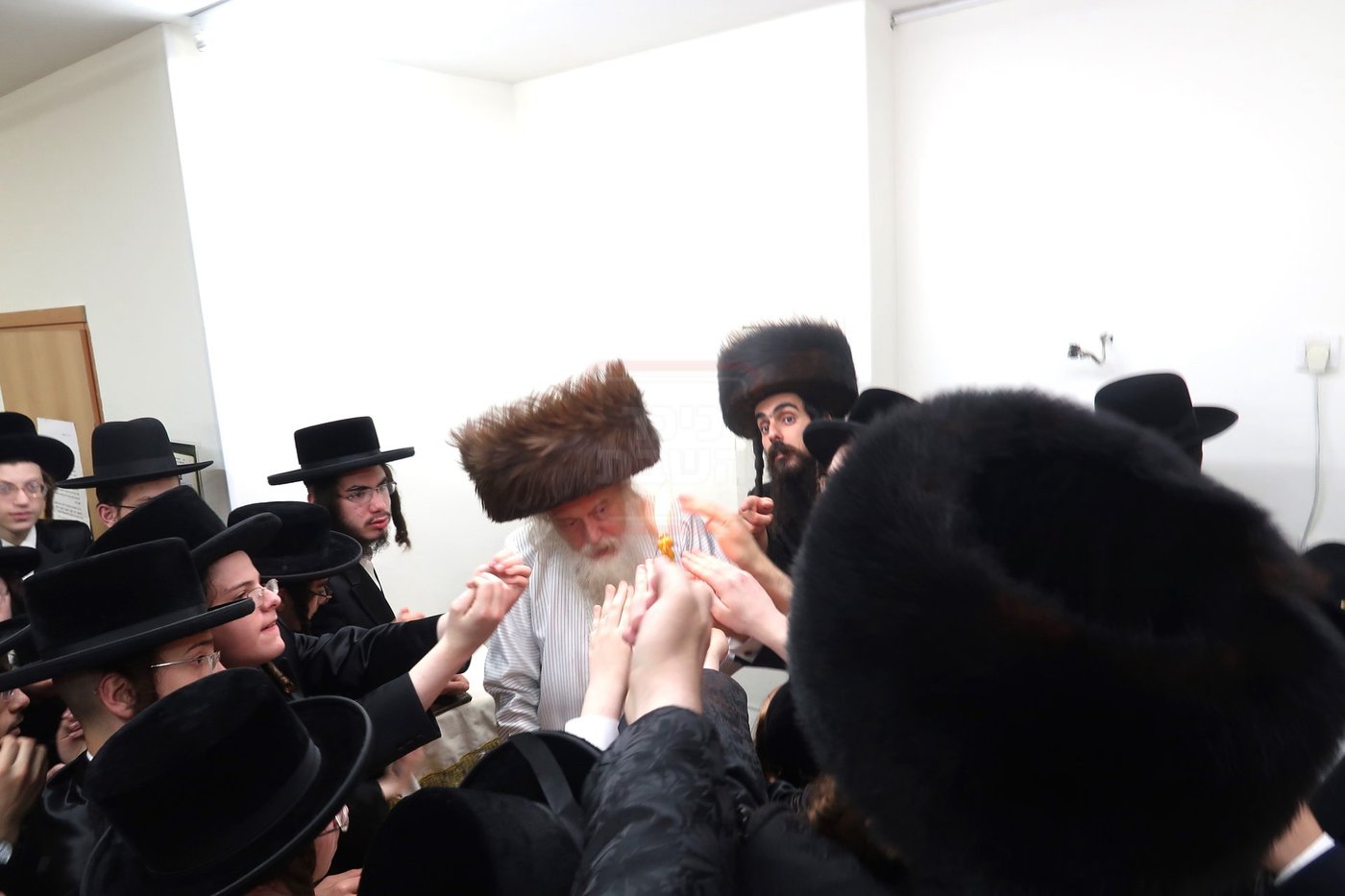 האדמו"ר ממבקשי אמונה שבת בבני ברק